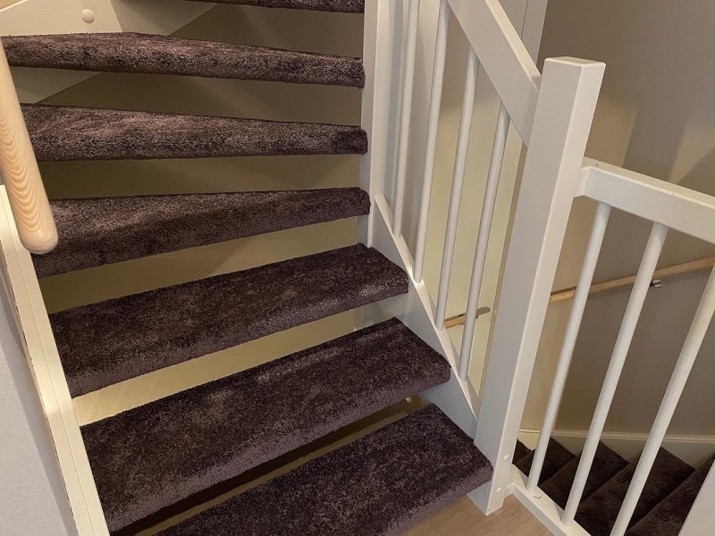 Trap bekleden met tapijt in Vlaardingen
