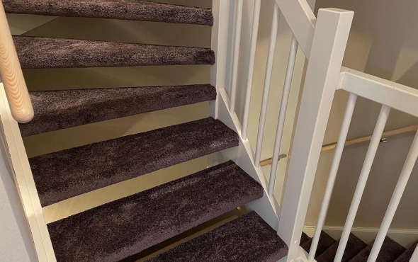 Trap bekleden met tapijt in Vlaardingen