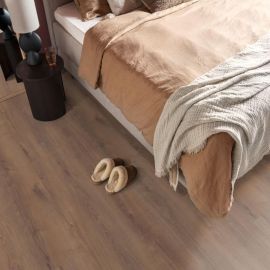 Laminaat Eiken Midden Bruin gratis gelegd aanbieding - ART Woninginrichting