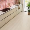 Laminaat Beige Eiken brede plank 04952 inclusief ondervloer plinten gratis gelegd
