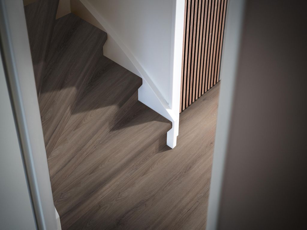 PVC traprenovatie overzettreden avanto dark grey